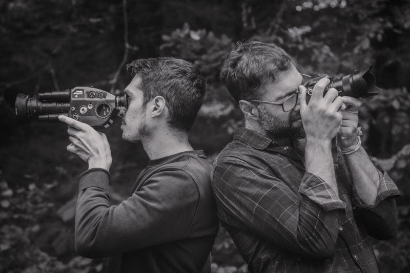 Petrella, le vidéaste, à gauche. Et Fluxa, le photographe à droite, pendant la séance photo
